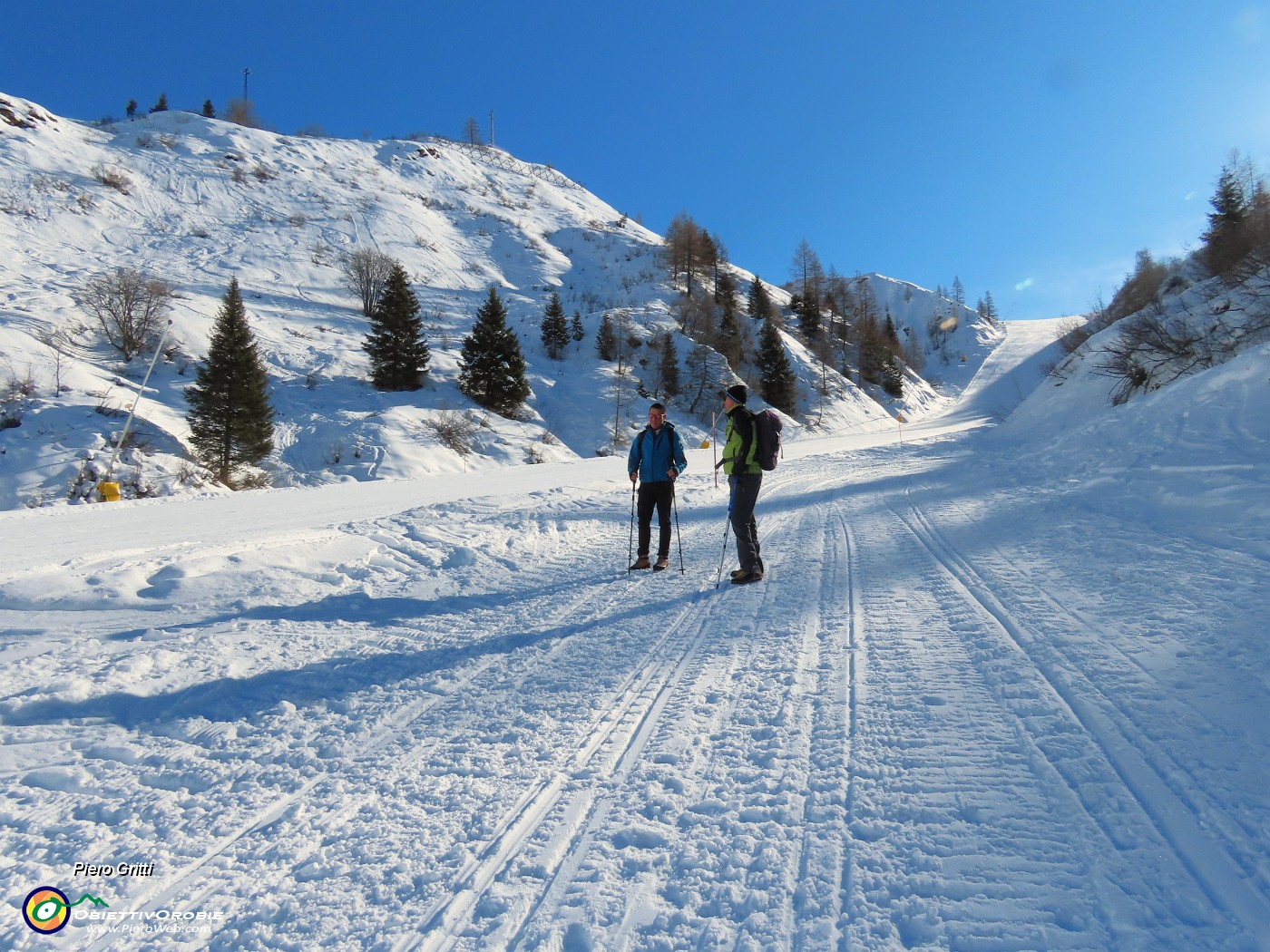 08 Dalla Quarta Baita al Passo della Croce il sole ci riscalda.JPG